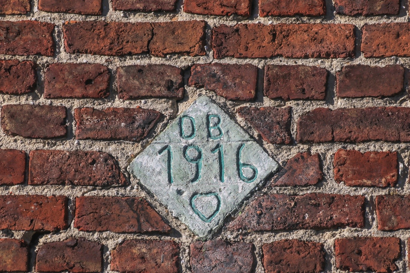 Cartouche millésimé